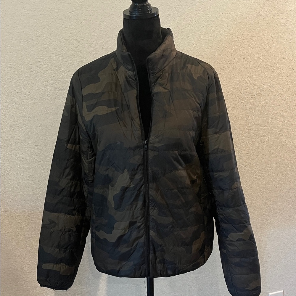 PINK Victoria's Secret Camouflage Puffer Jacket Lightweight